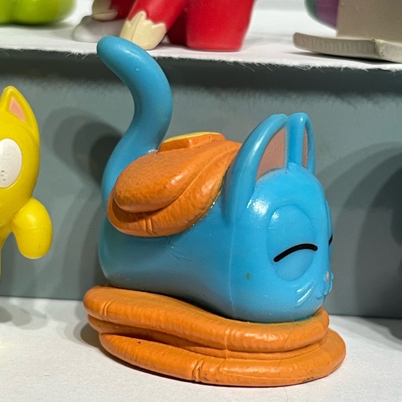 Lot of 6 Lost Kitties Figures Great Condition - Picture 6 of 7